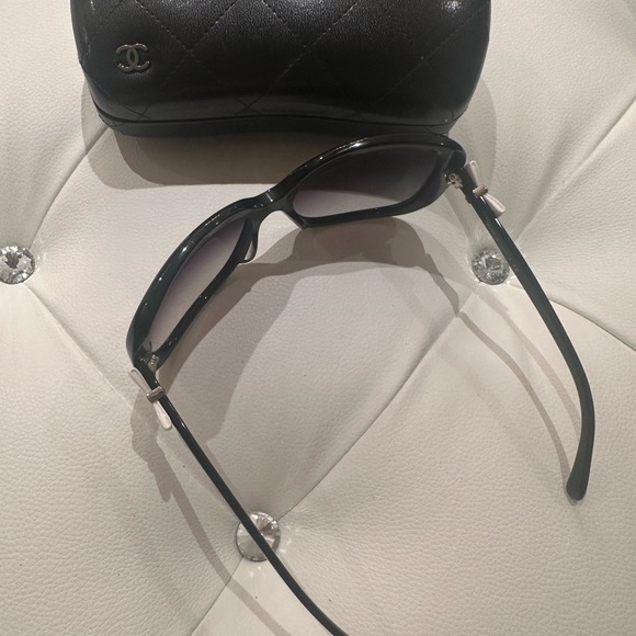 CHANEL SUNGLASSES OVERSIZD WHITE BOW RECTANGLE - Picture 11 of 11